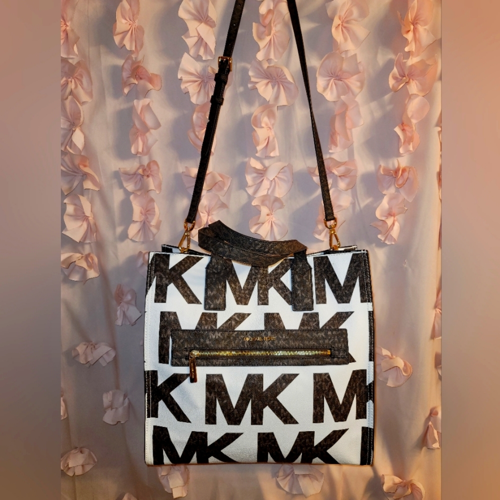 Authentic Michael Kors "Kenly" Large Tote Bag